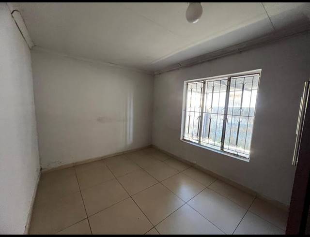 3 BEDROOM HOUSE FOR SALE IN CLOVERDENE